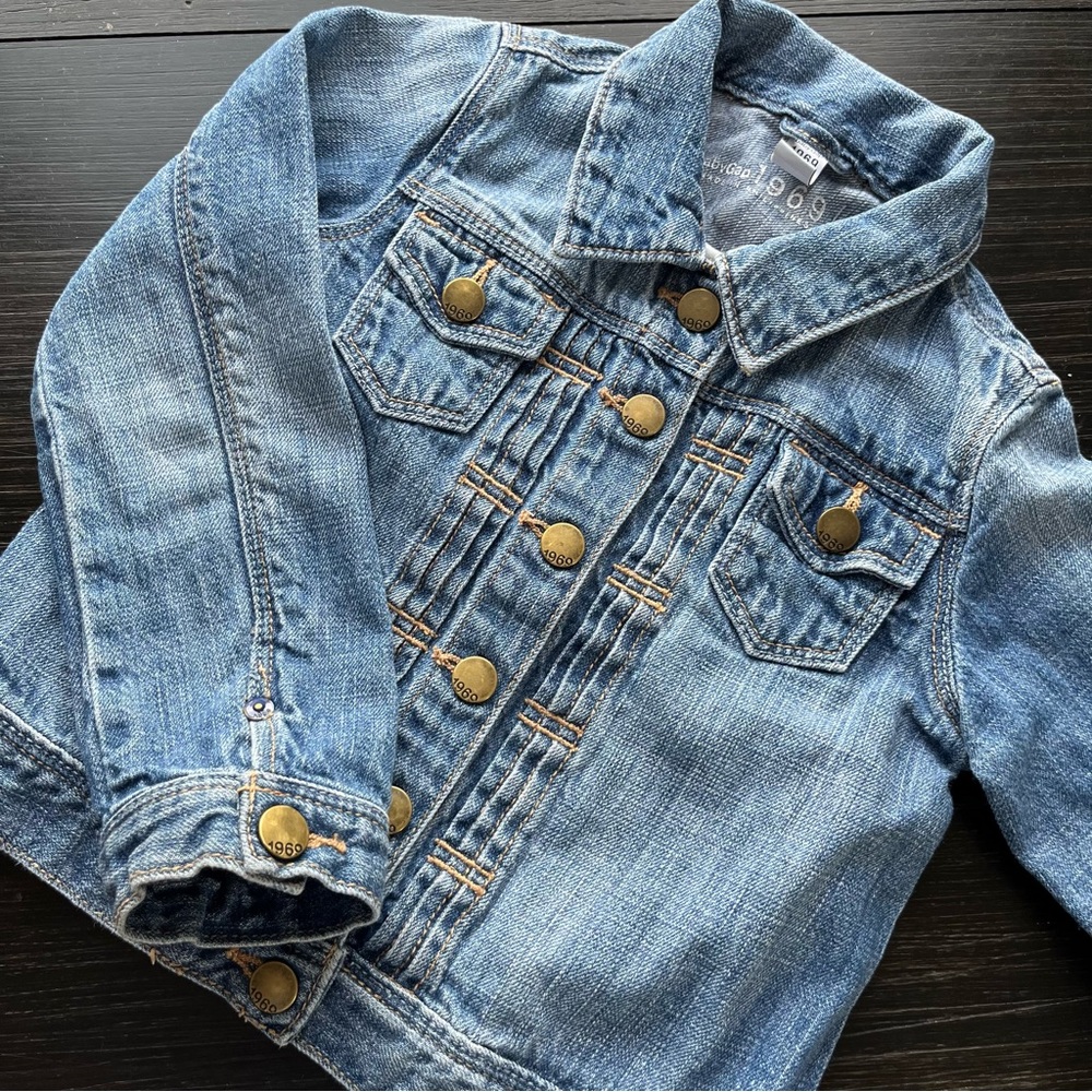 GAP | 4y Denim jacket with little pin tuck details